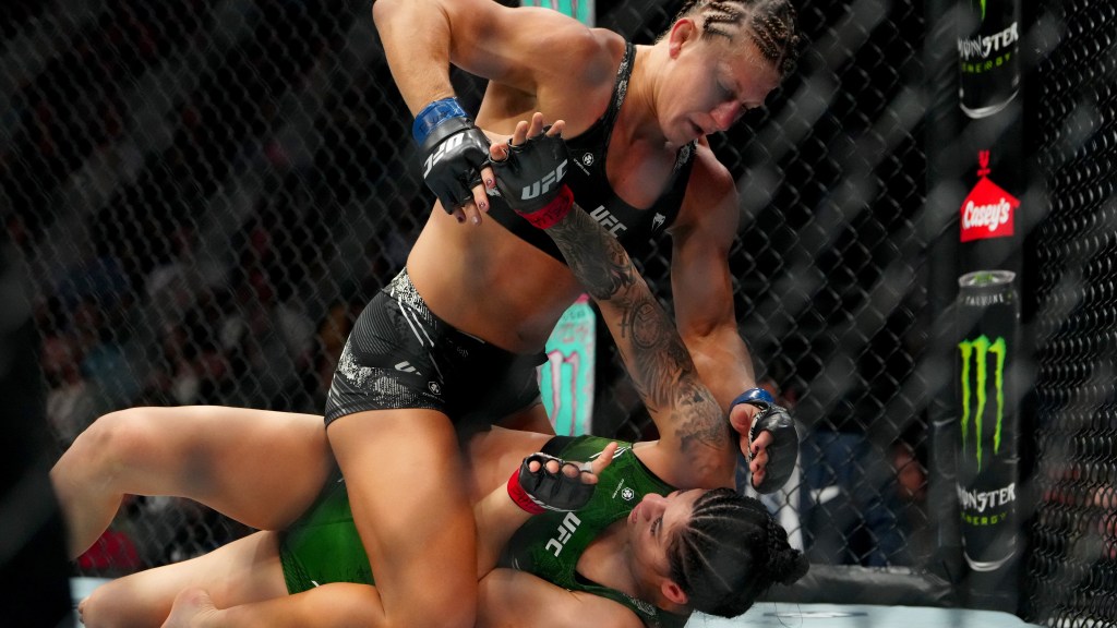 Kayla Harrison reacts to Julianna Peña calling out Amanda Nunes