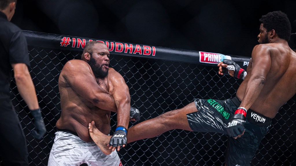 Kennedy Nzechukwu def. Chris Barnett at UFC 308: Best photos from Abu Dhabi