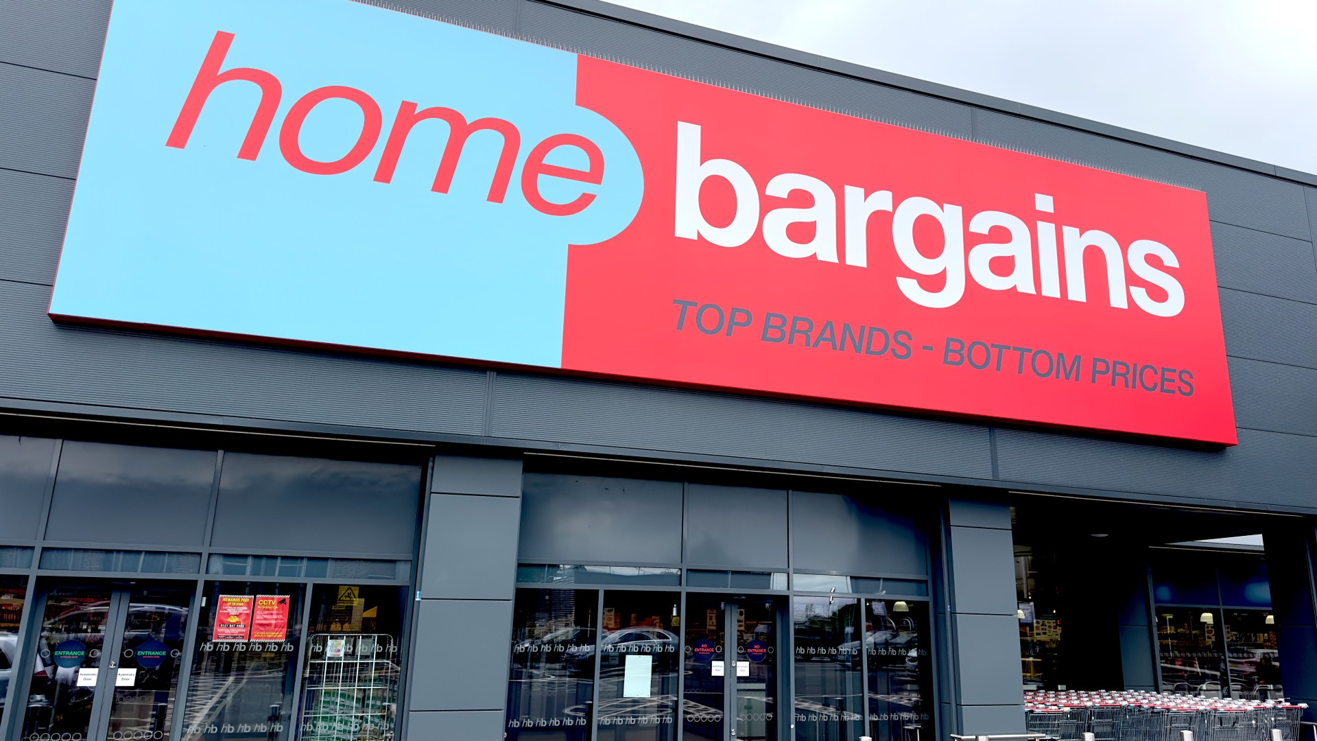 Home Bargains shoppers rushing to buy beauty gift set that's 'ideal stocking filler' scanning for £8 instead of £31