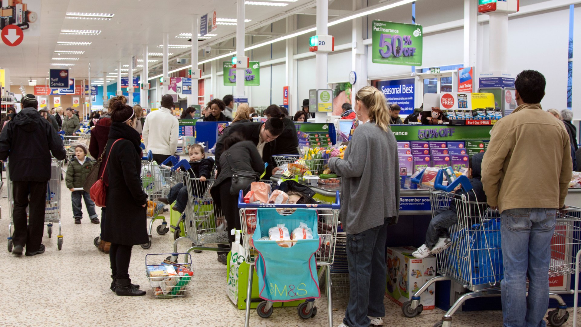 Nearly 200,000 hard up families missing out on up to £442 a year to spend at supermarkets - how to claim