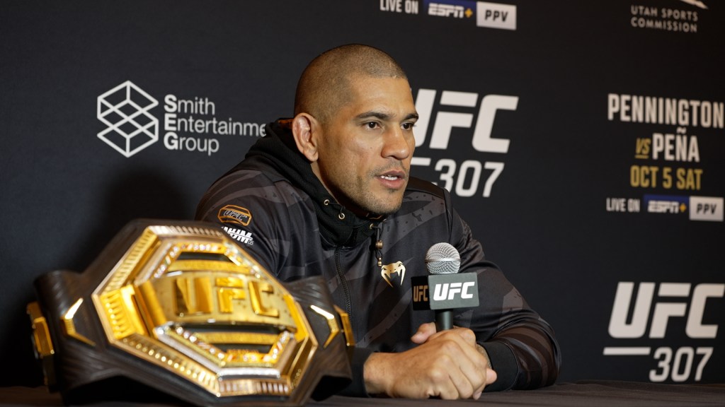 UFC champion Alex Pereira focused on defending light heavyweight title