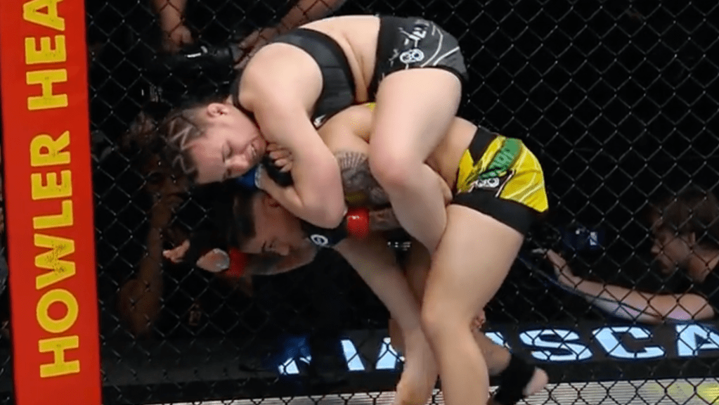 Erin Blanchfield submits Andrade for first bonus