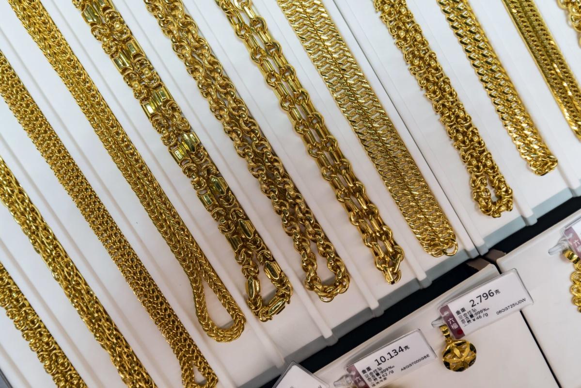 China Gold Demand Plunges as Record Prices Deter Jewelry Buyers