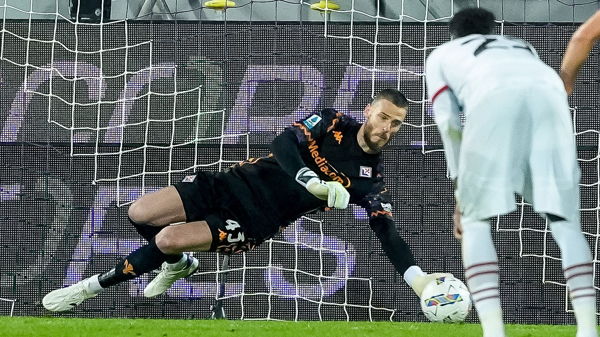 Watch David de Gea save TWO penalties in the same game as Man Utd fans moan ‘dumping him for Onana a sackable offence’