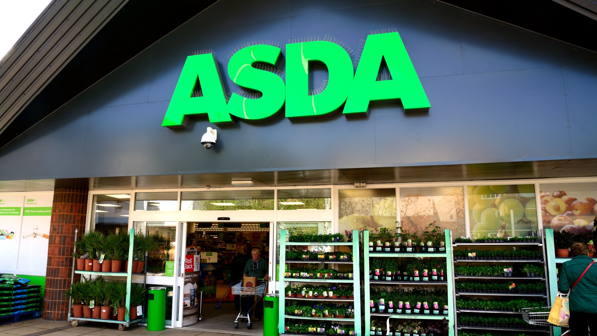 Asda slashes price of handy phone gadget scanning at tills for just £2 instead of £15