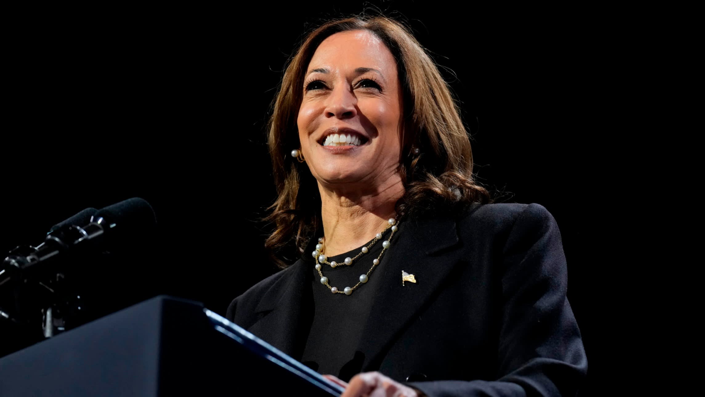 Harris launches media blitz in bid to regain momentum against Trump