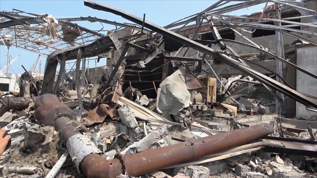 Destruction of buildings in Hodeida after Israeli strike