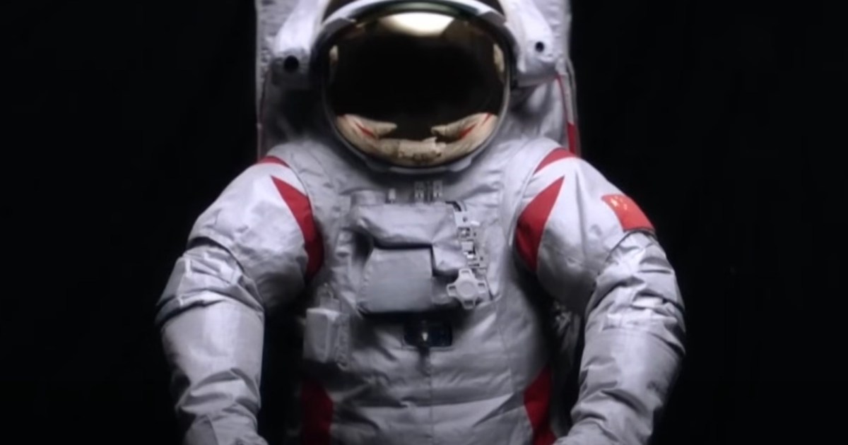 China to use this spacesuit for its first crewed moon landing