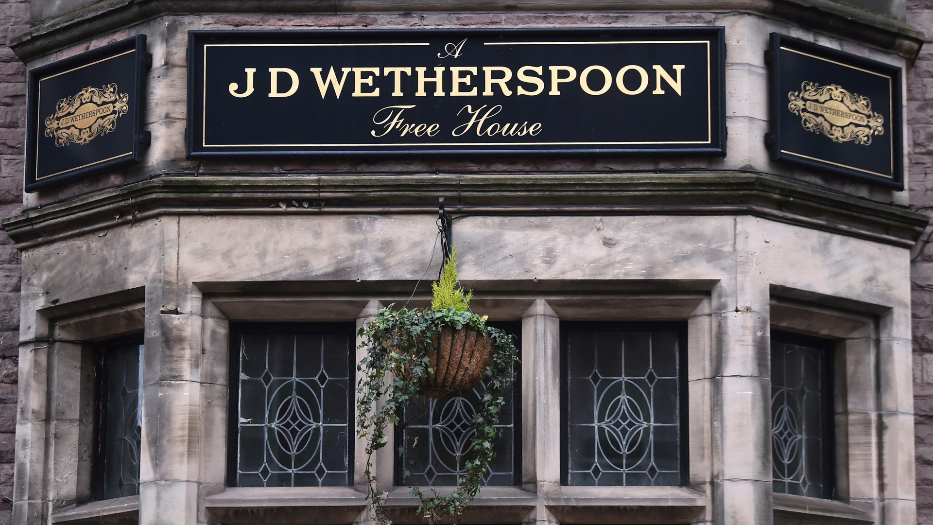 Just hours left for Wetherspoons punters to get pints for just £1.79 at 700 pubs