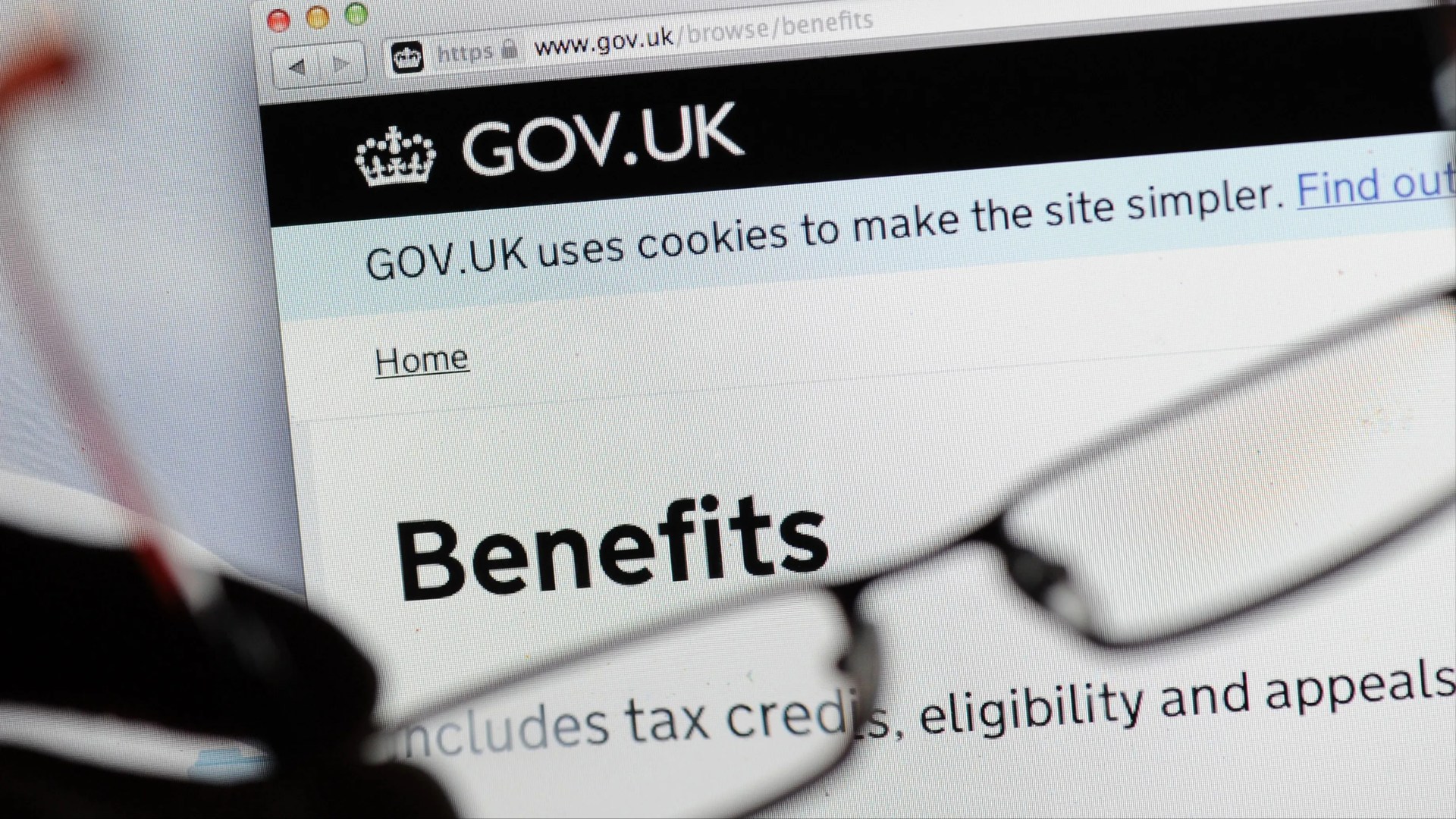 Hundreds hit by DWP benefits error that could see payments STOP - are you affected?