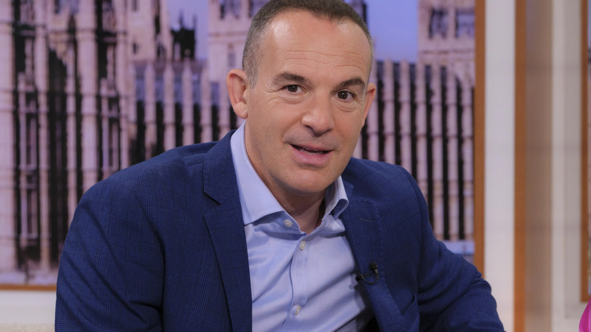 Martin Lewis issues ‘ditch and switch’ warning for customers of huge high street bank