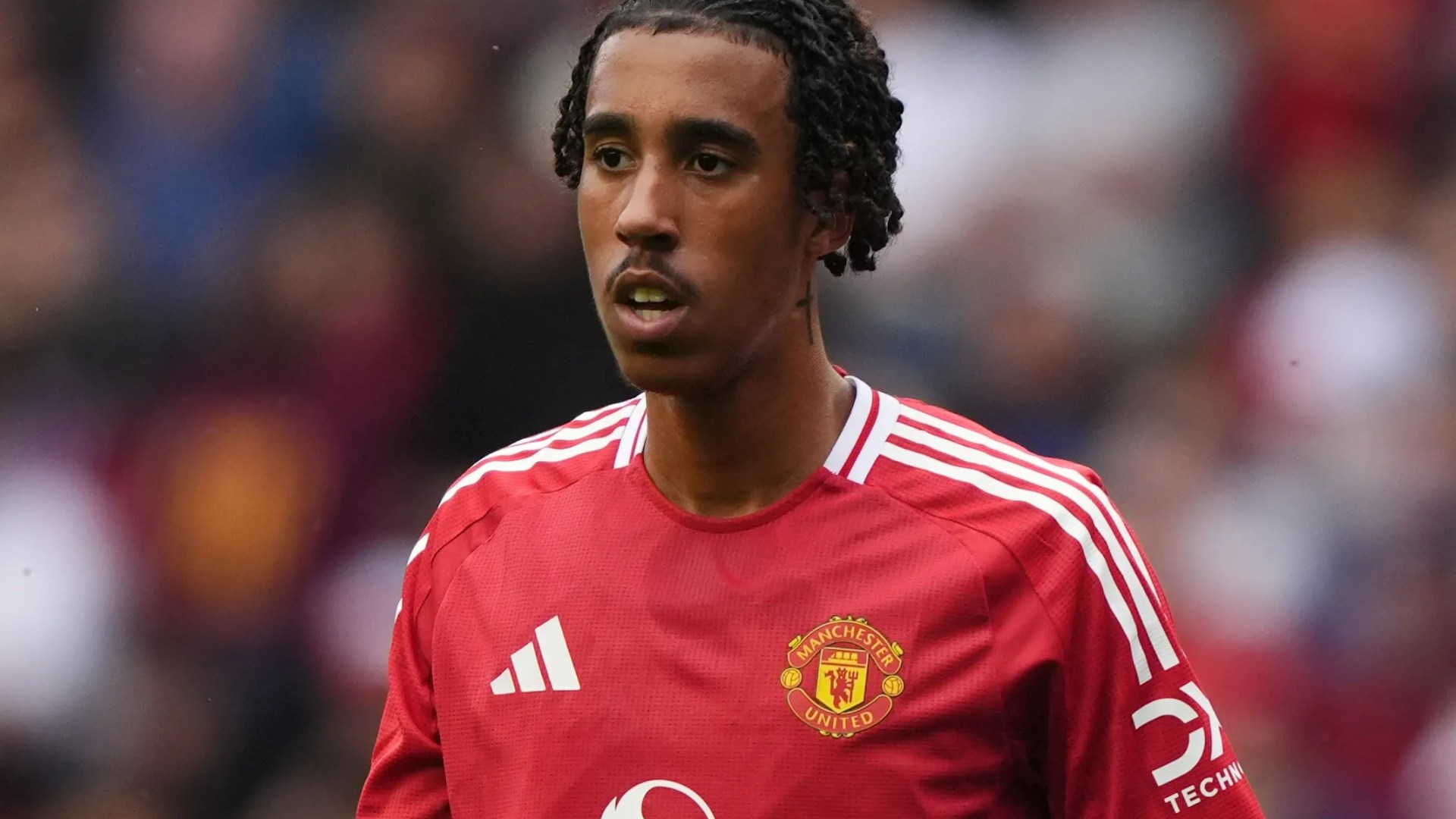 Leny Yoro releases four-word statement as Man Utd summer transfer gives fans huge injury update as Red Devils struggle