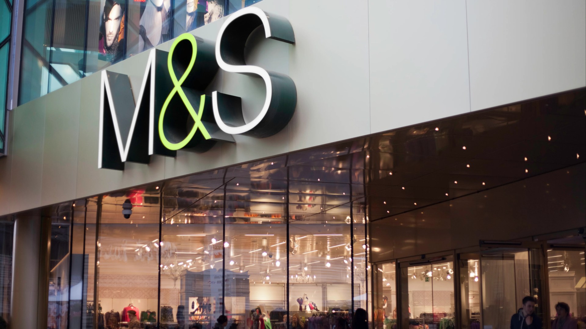 Marks and Spencer is making an incredible change across 180 stores that will revolutionise clothes shopping