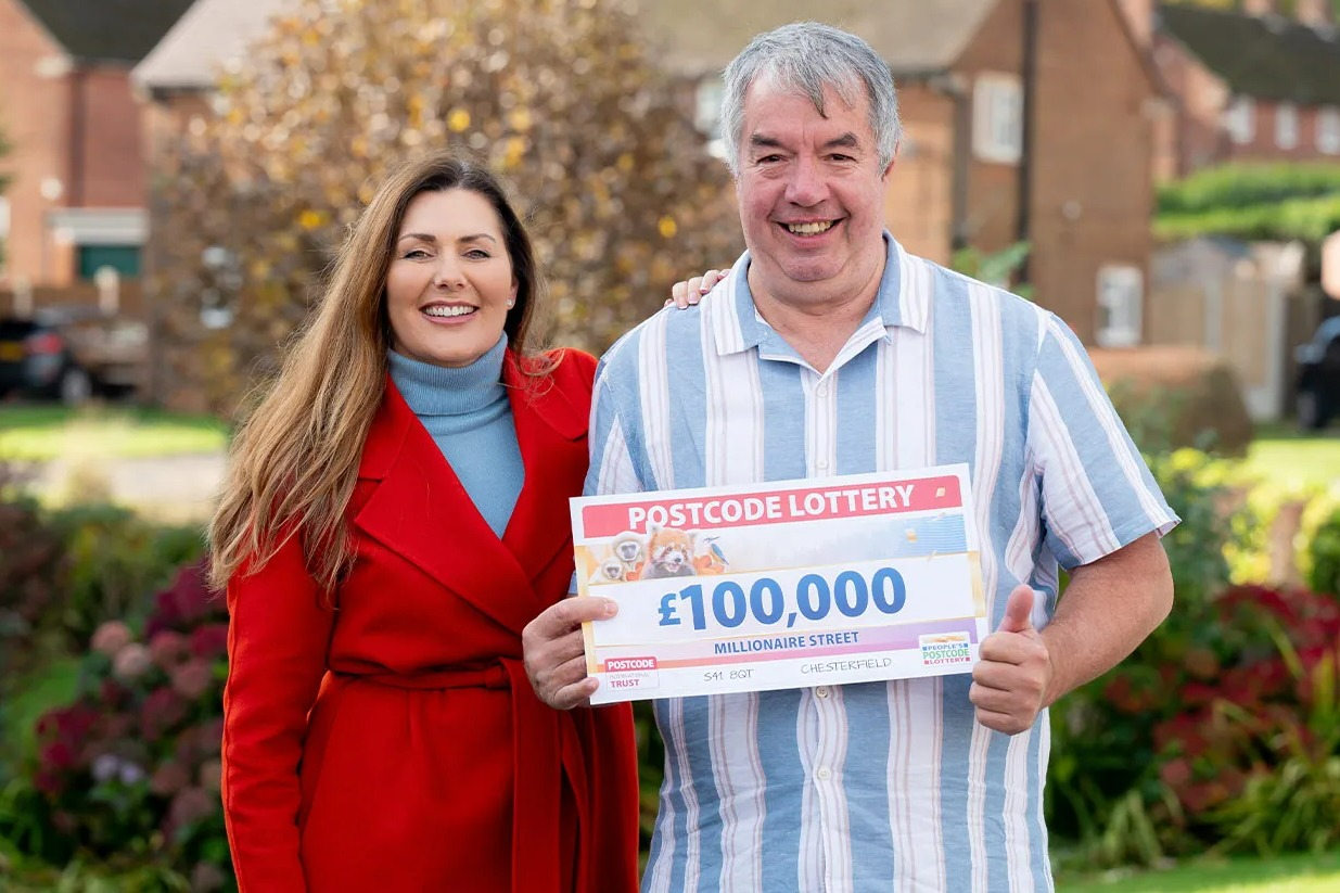 I'm giving away my £100,000 lottery win to ALL my work colleagues - people ask me why & I tell them the same thing