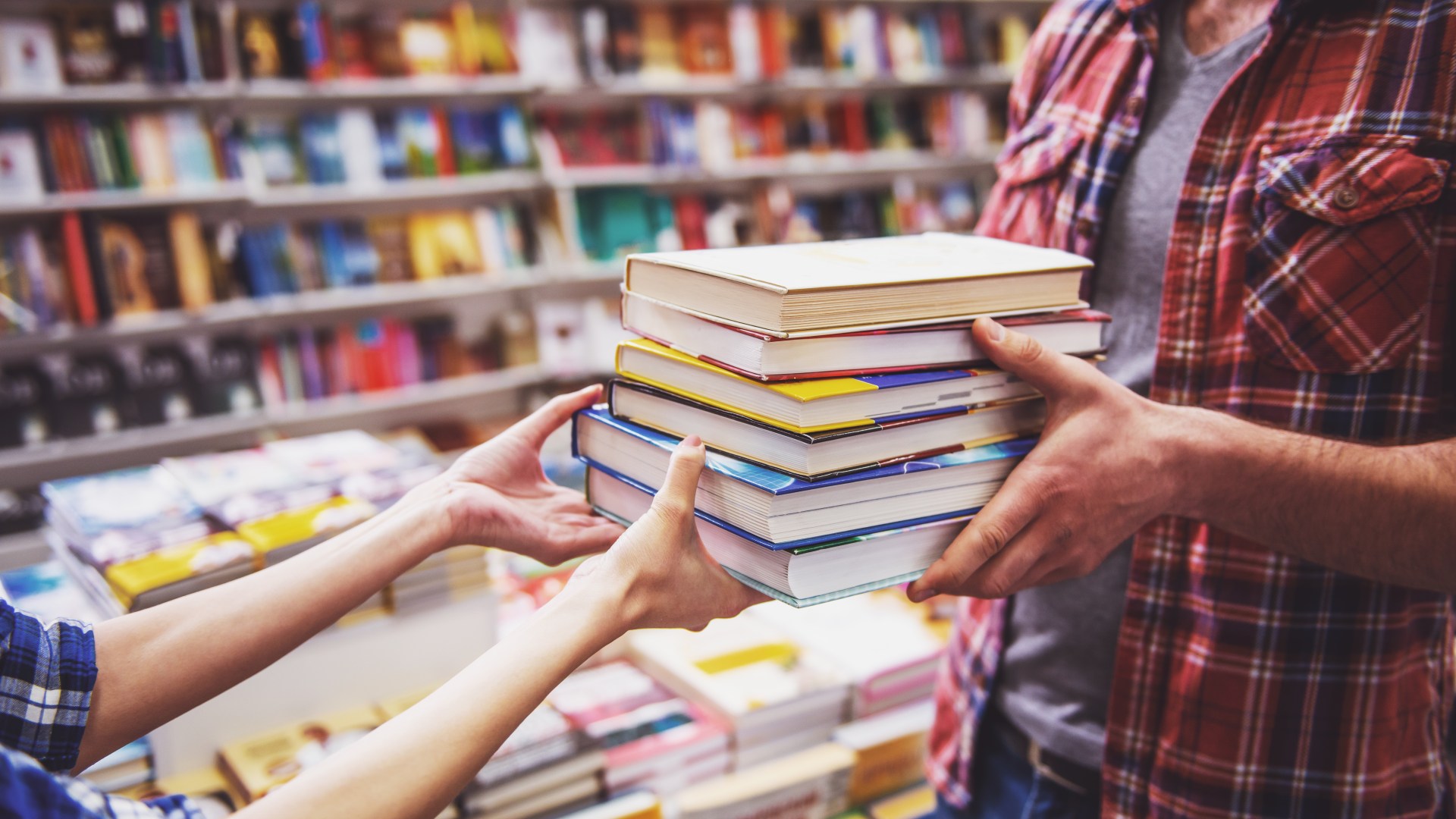 It's Bookshop Day - so here are 6 ways to pick up some bargain reads and great rewards