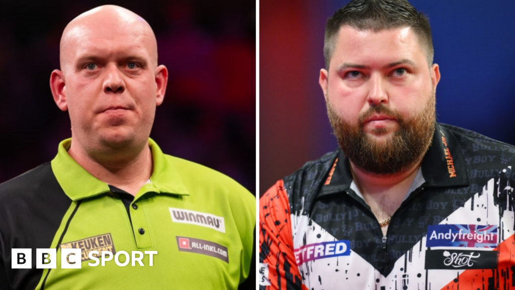 Michael van Gerwen and Michael Smith both knocked out of World Grand Prix