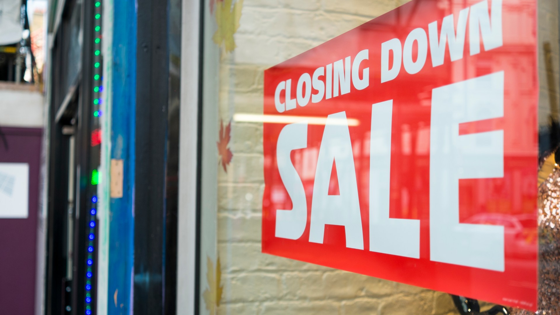 High street fashion chain launches closing down sale as shopping centre branch to shut for final time in weeks