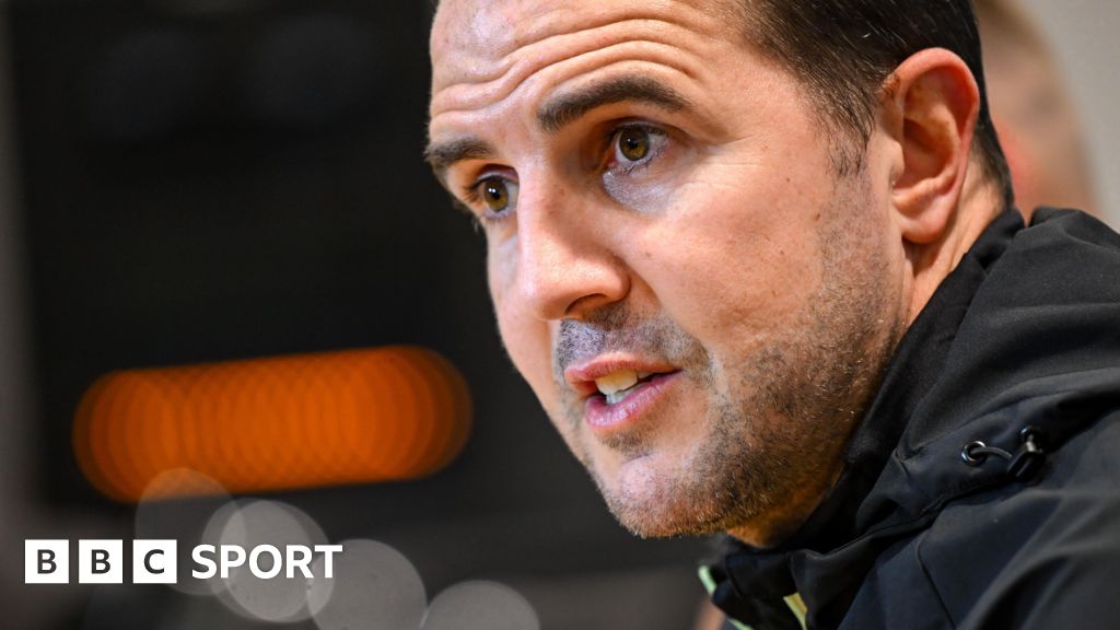 Republic of Ireland: 'We're too derogatory' - John O'Shea calls for better support for struggling team