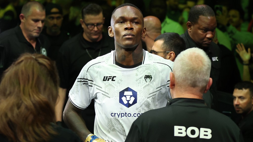 Israel Adesanya comfortable if UFC return doesn't involve title: 'I'd rather just fight'