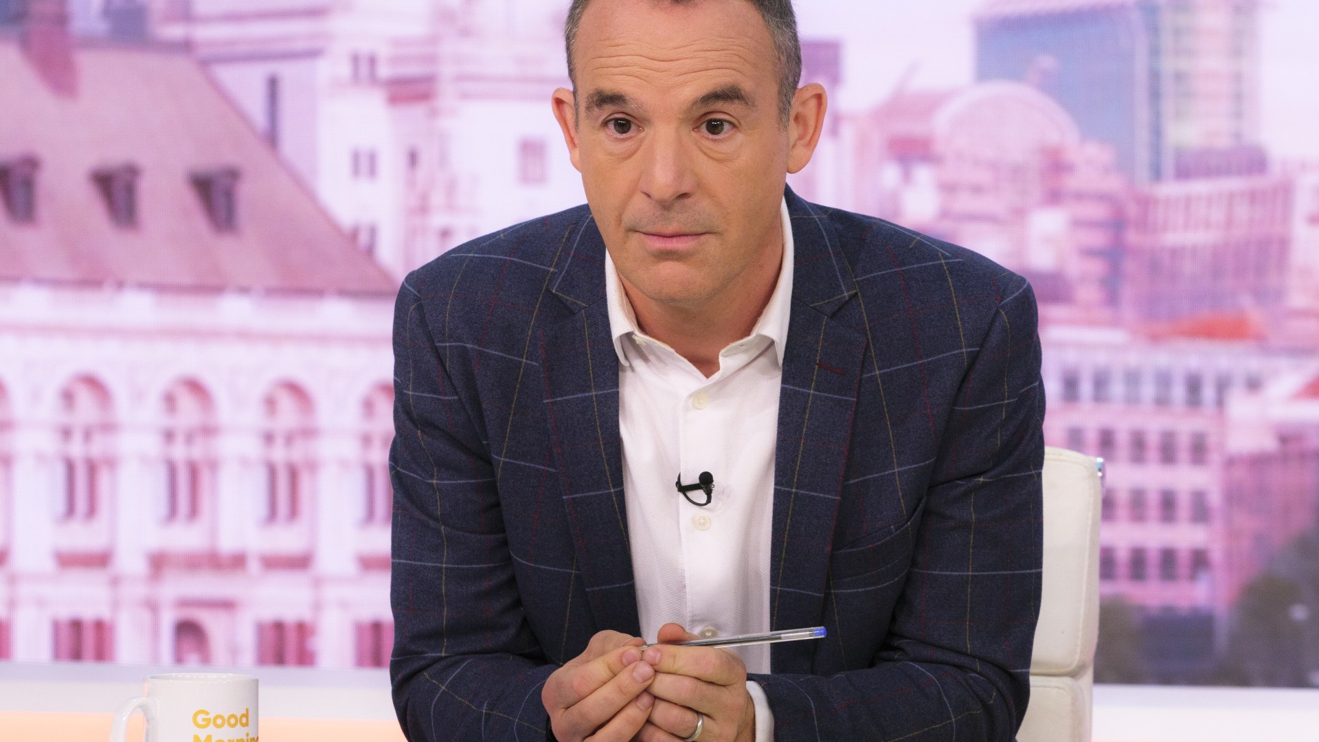 Martin Lewis reveals debt clearing card ‘where everyone accepted’ with 0% interest for 29 months - it's the best around