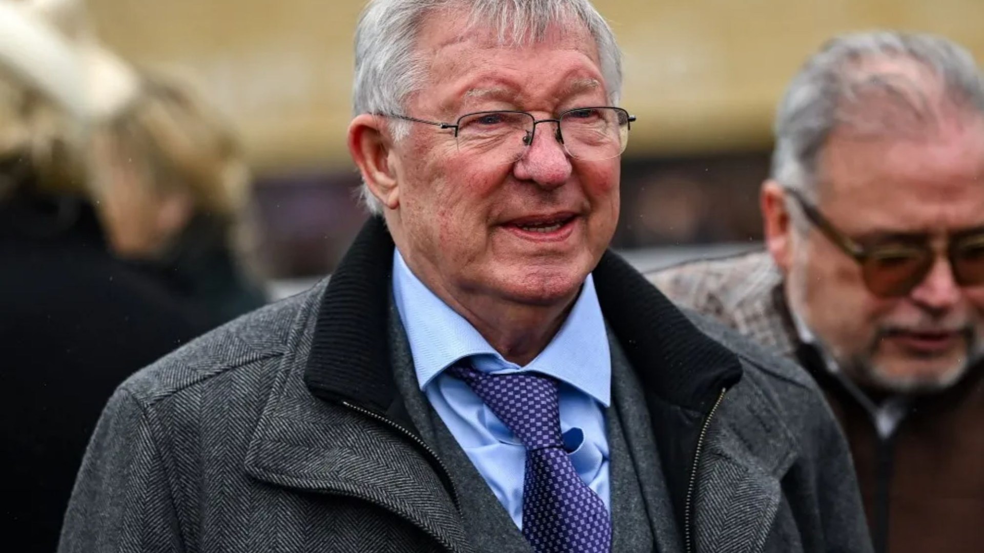 Sir Alex Ferguson's reaction to Man Utd job axe revealed as club stop paying legendary manager millions