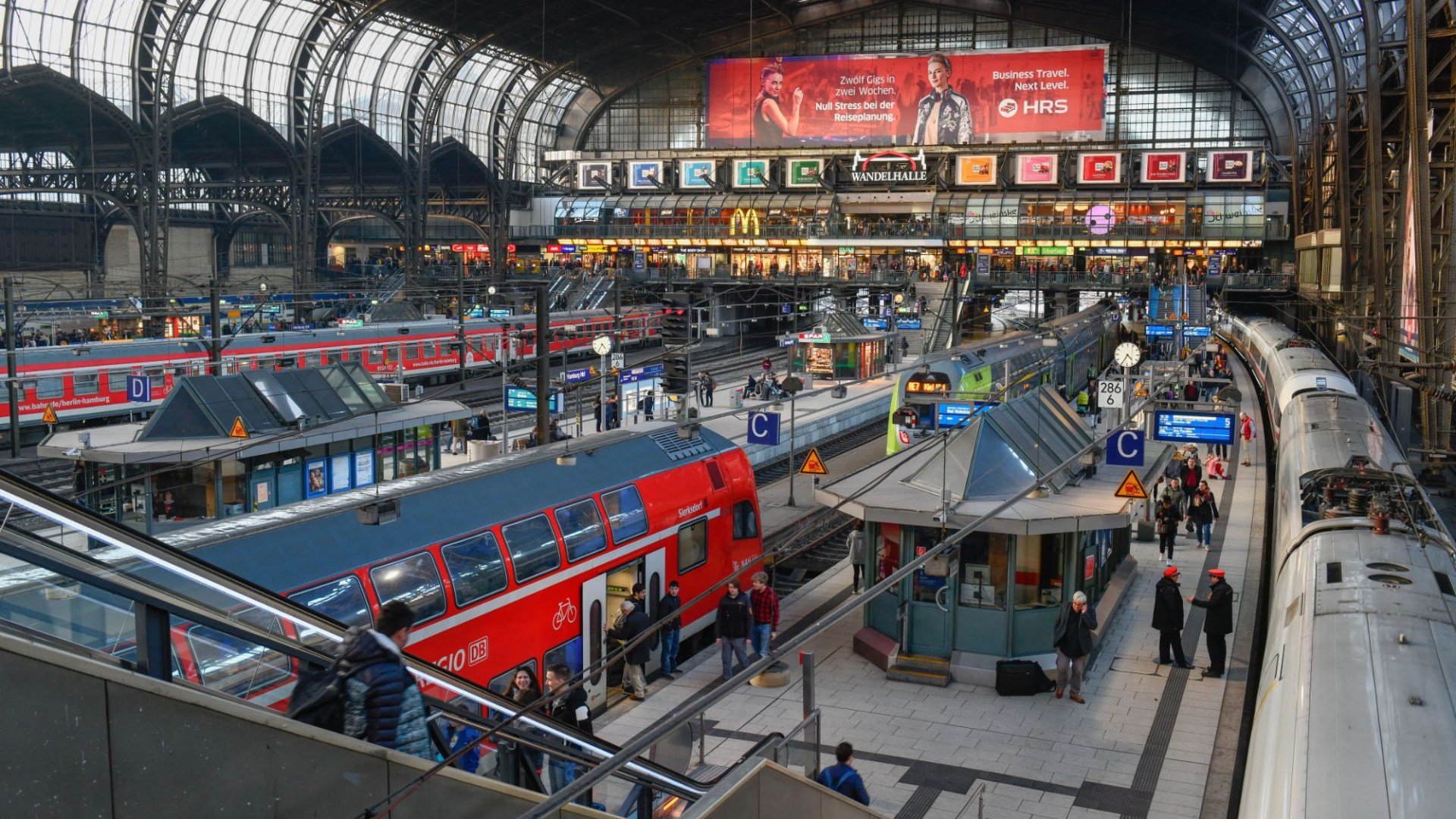 Suspected case of Ebola-like 'eye-bleeding disease' closes Hamburg train station after 10 deaths & 'silent spread' fears