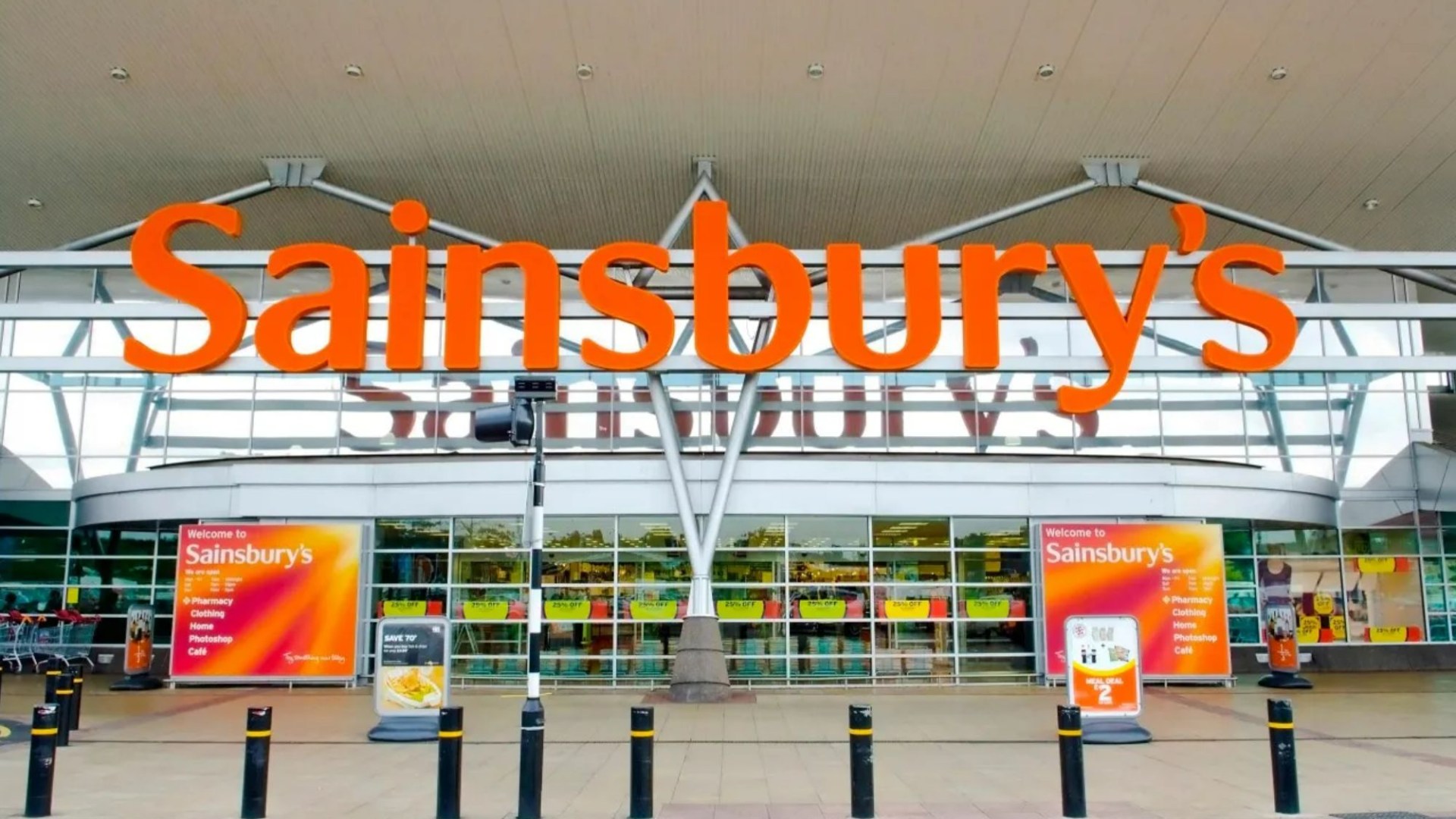 Sainsbury’s shoppers rush to buy ‘stunning’ home essential perfect for Christmas scanning at £7.50 instead of £24