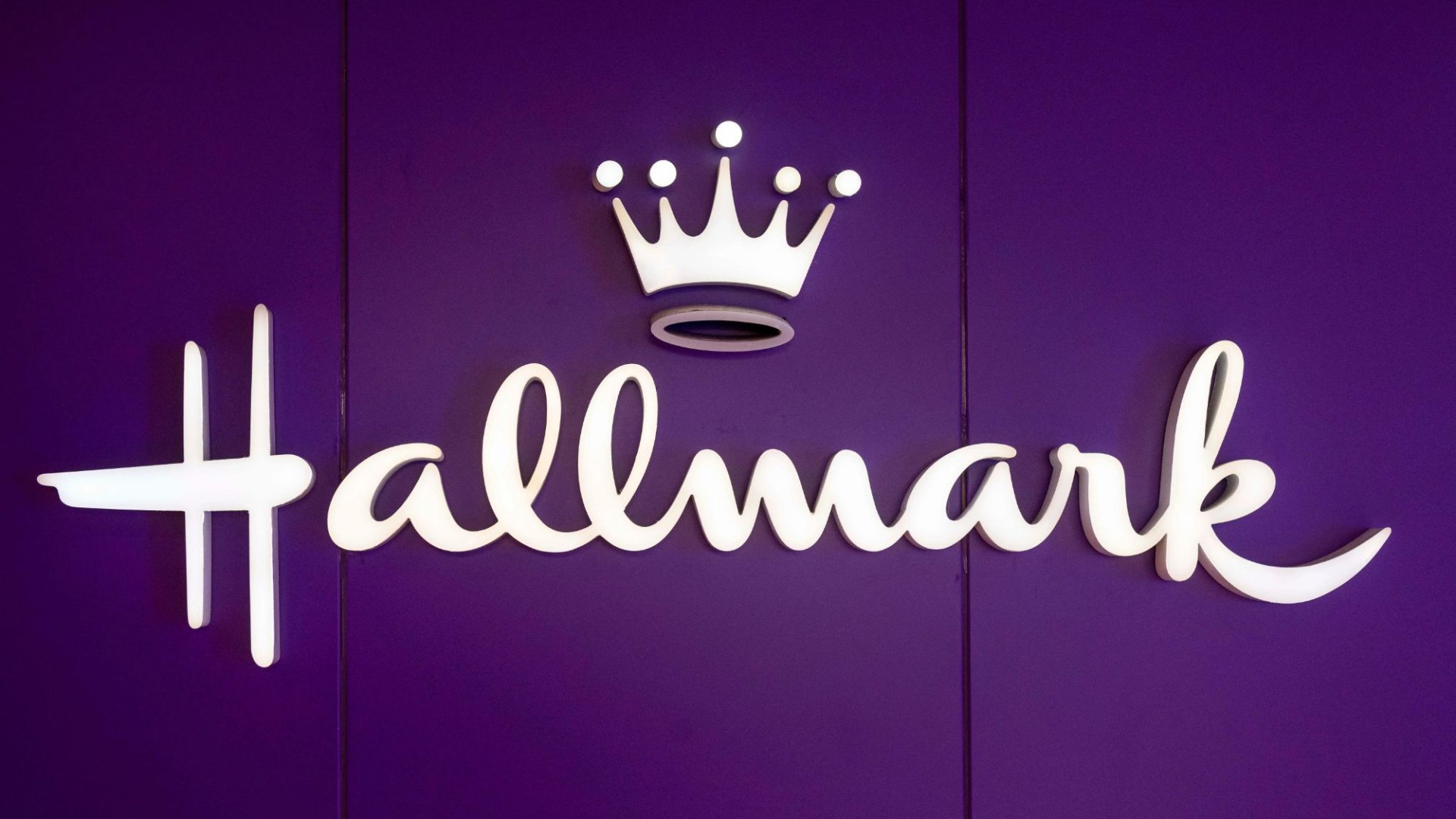 Hallmark 'wanted to replace old talent' like Lacey Chabert and Holly Robinson Peete, claims new lawsuit