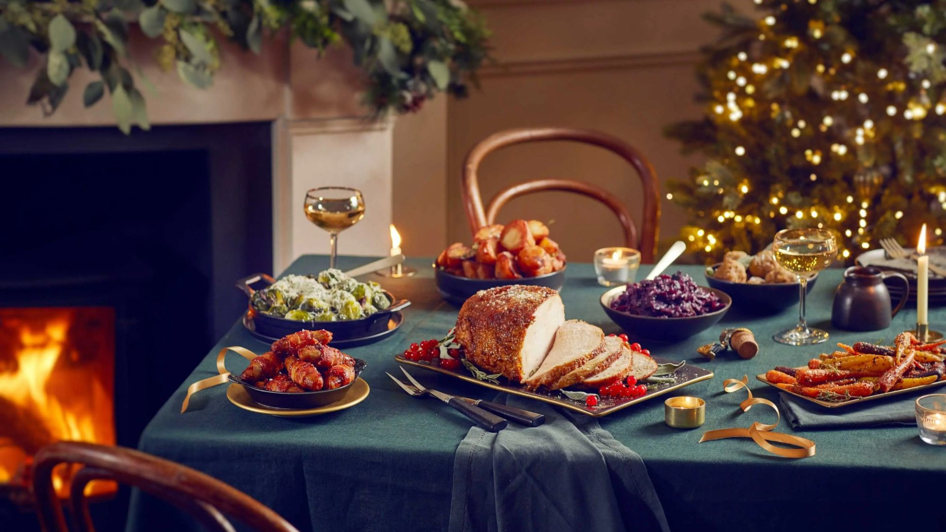 Huge restaurant chain to deliver Christmas dinner feast to your door this festive season