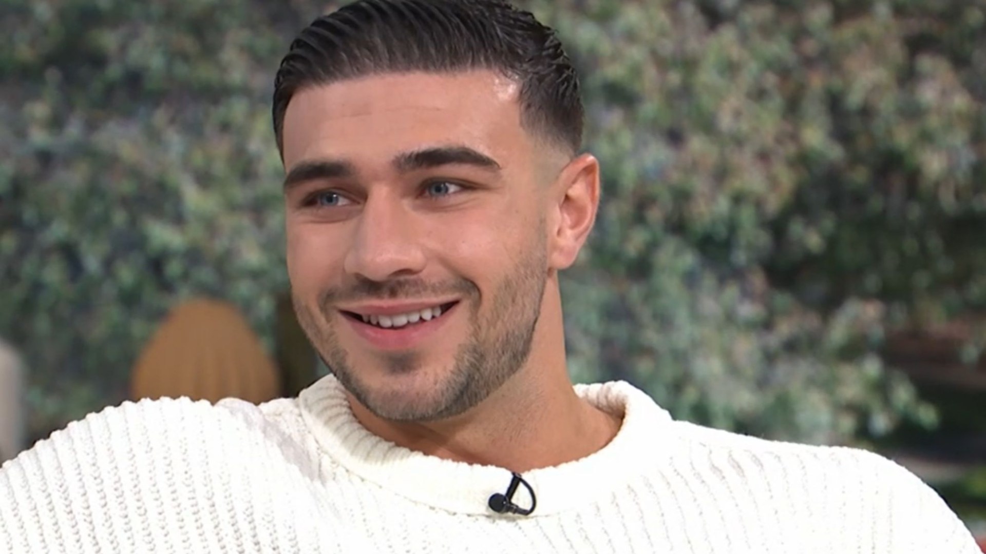 Tommy Fury ‘sends a secret message’ to Molly-Mae live on This Morning after he’s quizzed on cheating