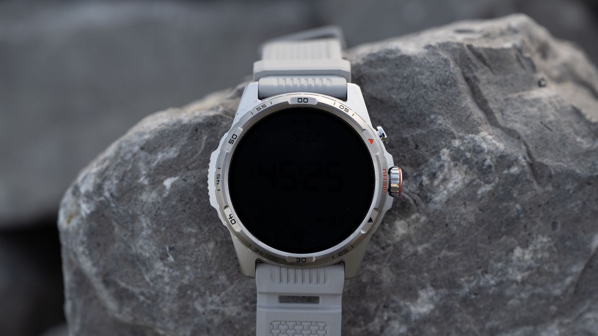 Mobvoi TicWatch Atlas in silver