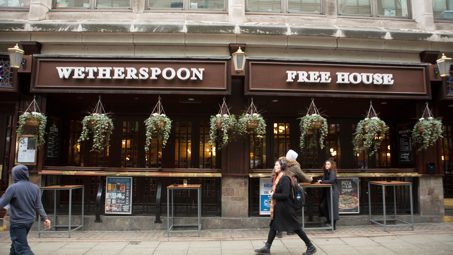 Wetherspoons is serving £1.79 pints at over 700 pubs from TOMORROW as its real ale festival returns