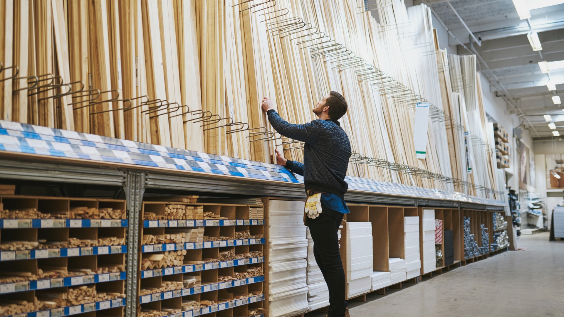 Major DIY and garden retailer with over 300 shops to close ALL stores and give staff a break on Boxing Day