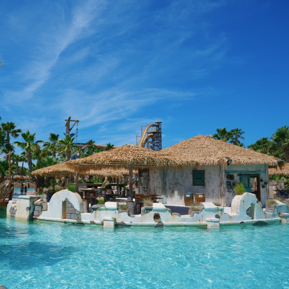 There are several on-site restaurants at the Italian water park where visitors can purchase food like kebabs and burgers