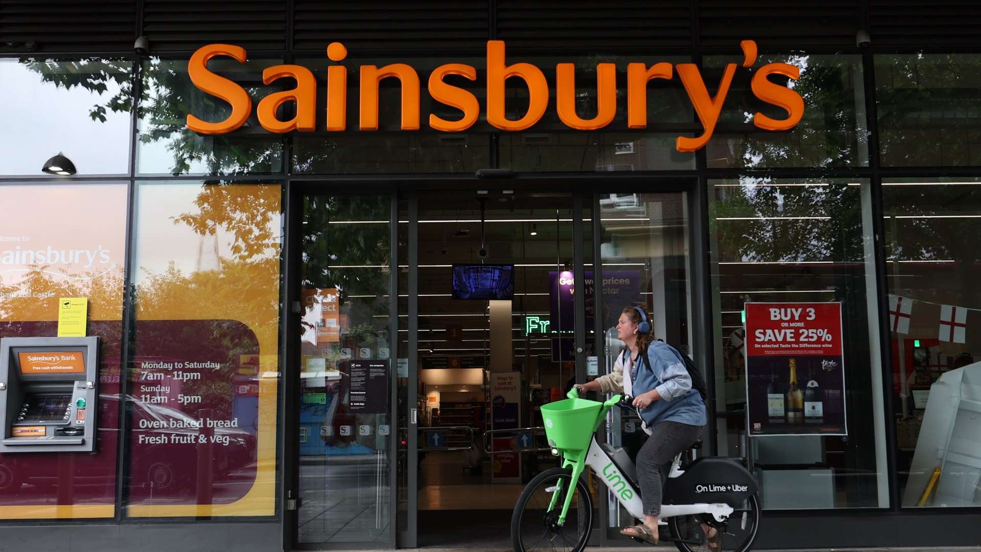 Sainsbury's discontinues breakfast must-have leaving shoppers paying MORE and threatening to go to Aldi