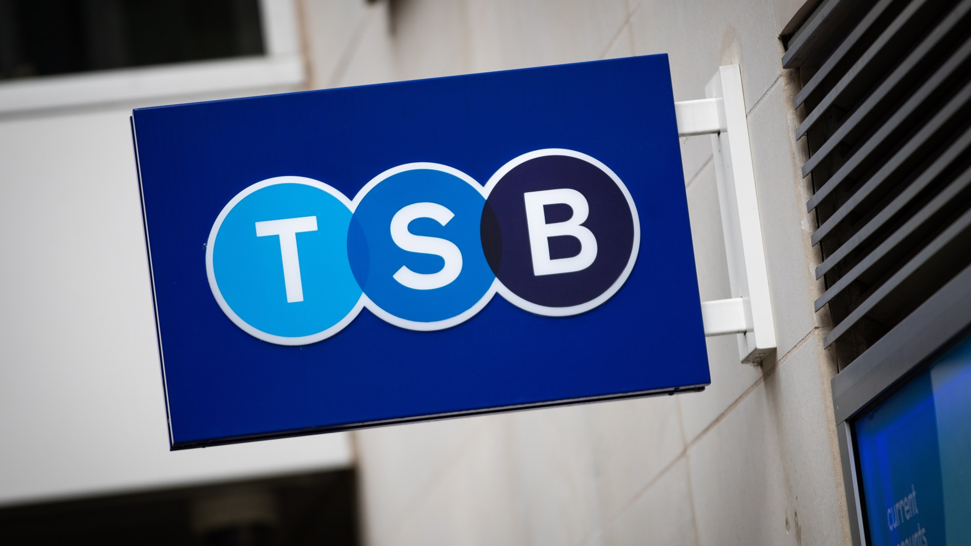 TSB issues warning over £100 charge hitting bank account customers