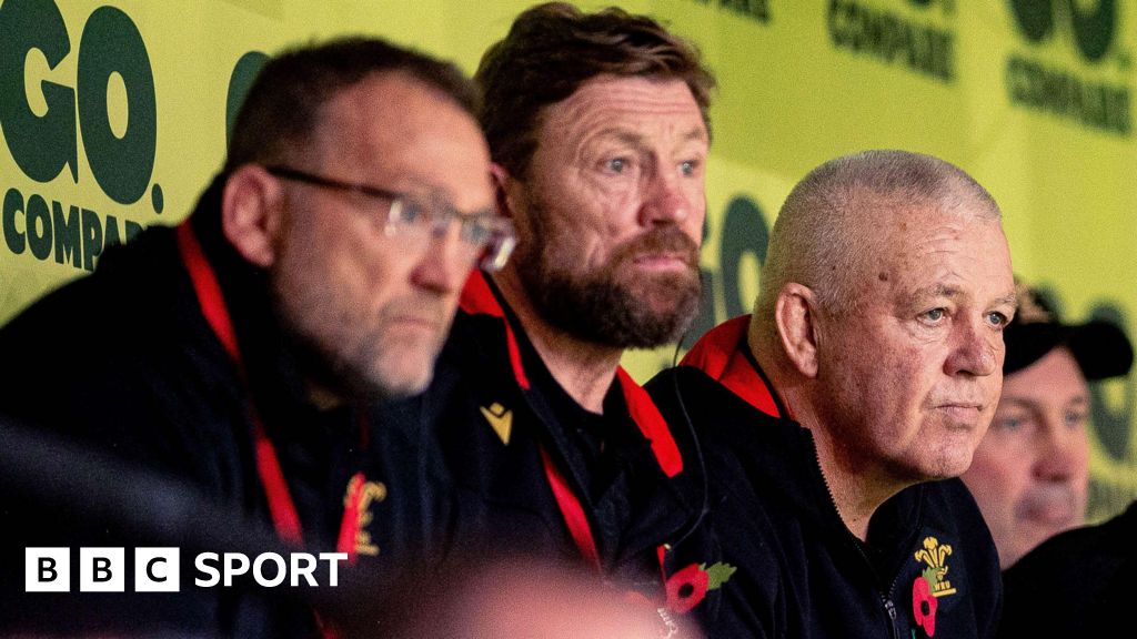 Wales v Australia: Shanklin says Gatland in danger of losing job