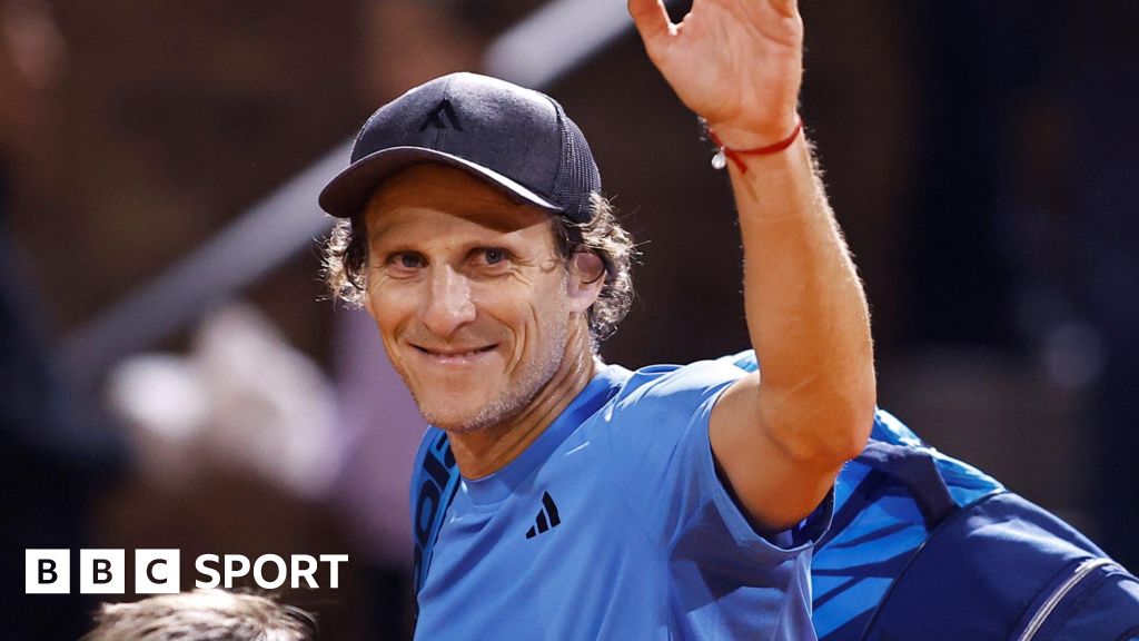 Diego Forlan: Ex-Man Utd striker beaten on professional tennis debut