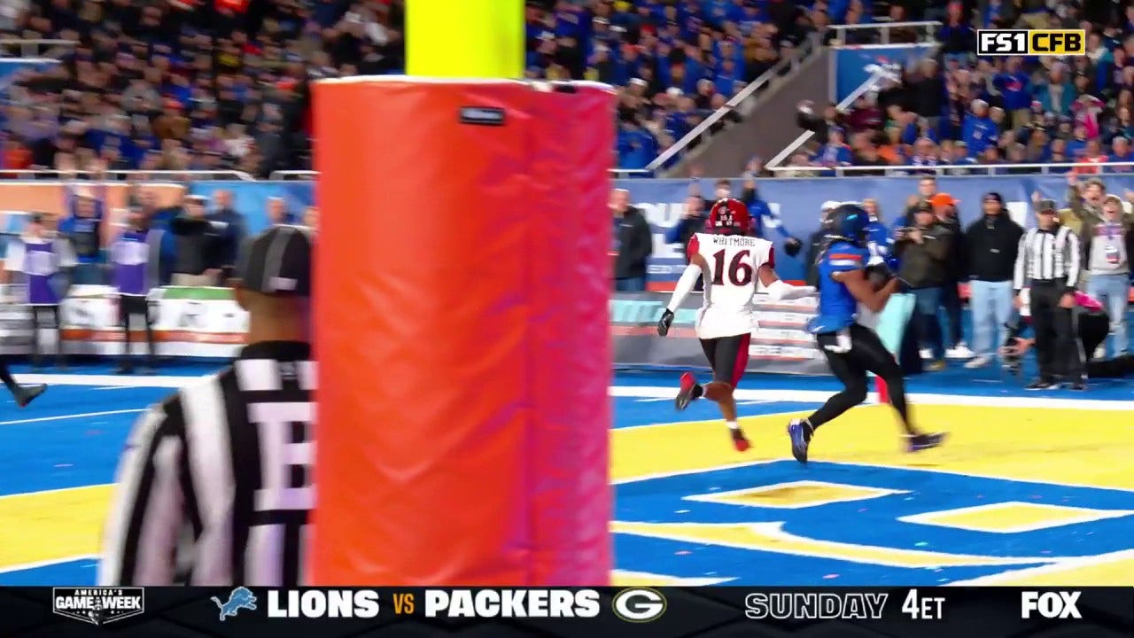 Latrell Caples scores his third TD of the game, extending Boise State