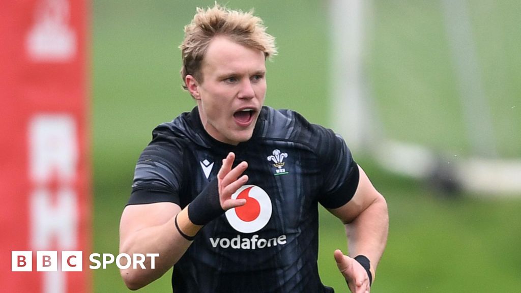 Wales v Fiji: Scarlets wing Blair Murray to make debut in Cardiff