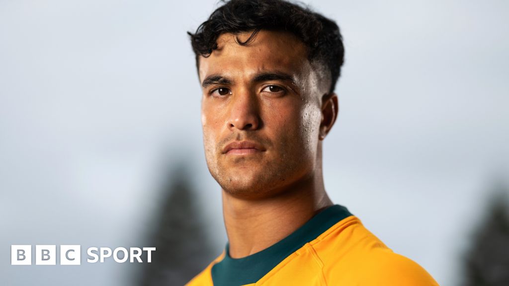 England v Australia: Can 'freakish' Joseph Suaalii revive the Wallabies?