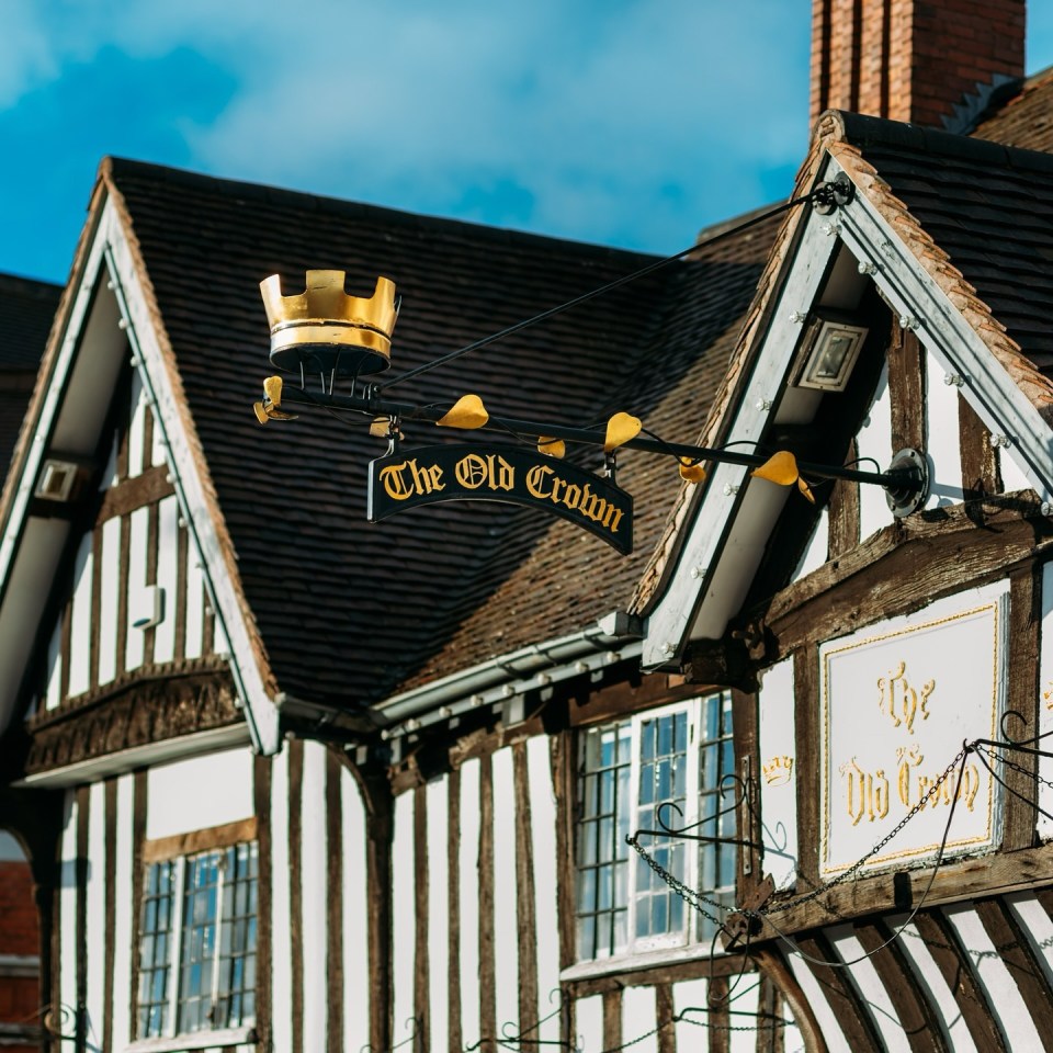 The Old Crown in Birmingham has the best roast dinner in the country, according to research by rail operator London Northwestern Railway