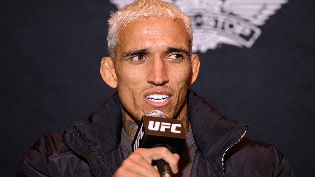 Charles Oliveira measured in approach to Michael Chandler