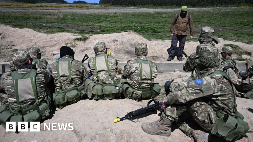 UK considers sending troops to Ukraine to help train its forces