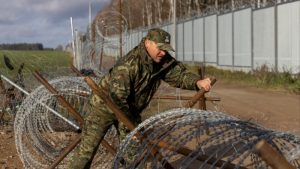 Poland pledges to seal off border with Belarus