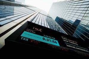 Strategists Bet Canada’s TSX Will Hit 28,000 Next Year as Rates Fall