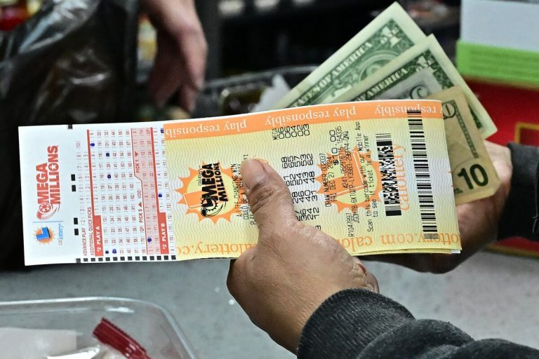 Lottery’s $1.26 Billion Winner Will Need Tax Attorney, Therapist