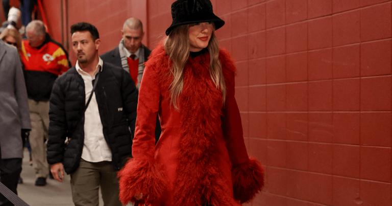 Taylor Swift’s Show-Stopping Red Coat Is Christmas Dressing Done Right