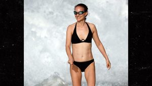 Natalie Portman Heats Up Winter St. Bart’s Getaway With Bikini Beach Day