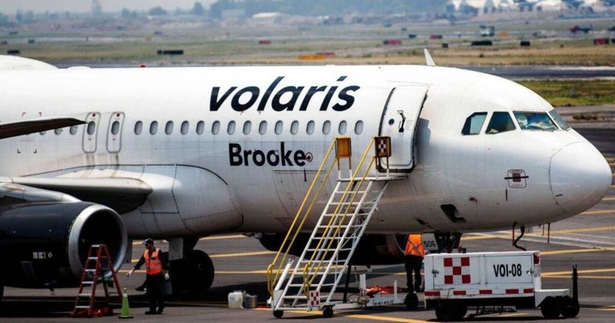 Man 'attempts to hijack' Volaris Airlines flight and divert it to US | World | News